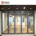 Malowane proszkowo aluminiowe drzwi składane do budynków komercyjnych Dostosowany rozmiar automatyczne składane drzwi składane do